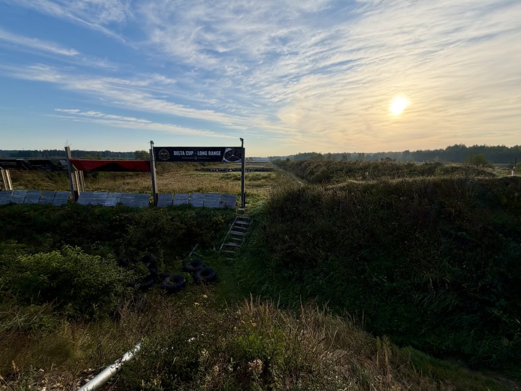 Blick über die Long Range Anlage am frühen Morgen